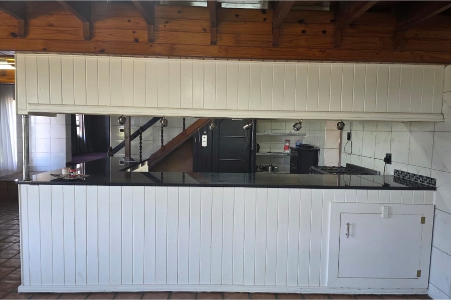4 Bedroom Property for Sale in Sunnyridge Eastern Cape